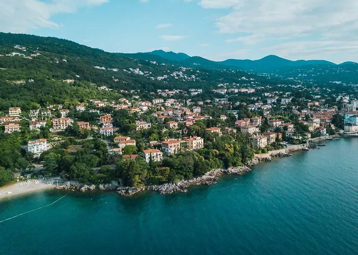 Caterina لوفغان